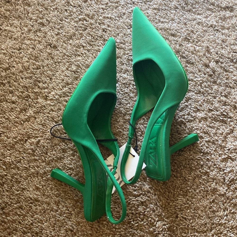 Zara | NWT Vibrant Green Slingback Pointed Heels - Picture 3 of 9